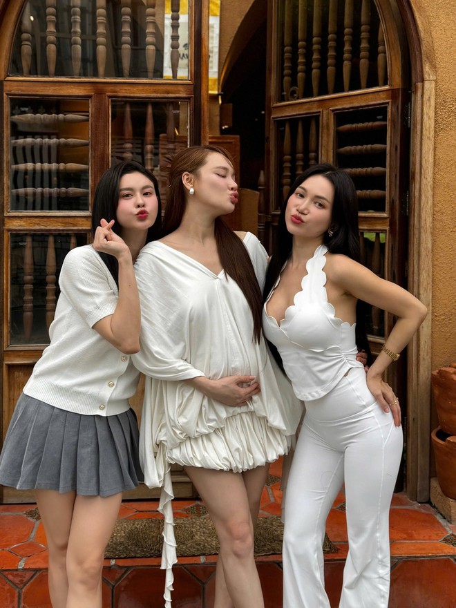 Tình trạng của Nhã Phương sau khi nhập viện cấp cứu - Ảnh 2.