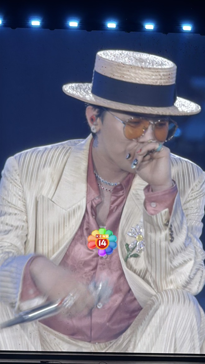 G-Dragon: "Tôi kiệt sức, chông chênh"- Ảnh 4. G-Dragon: "Tôi kiệt sức, chông chênh"- Ảnh 4.