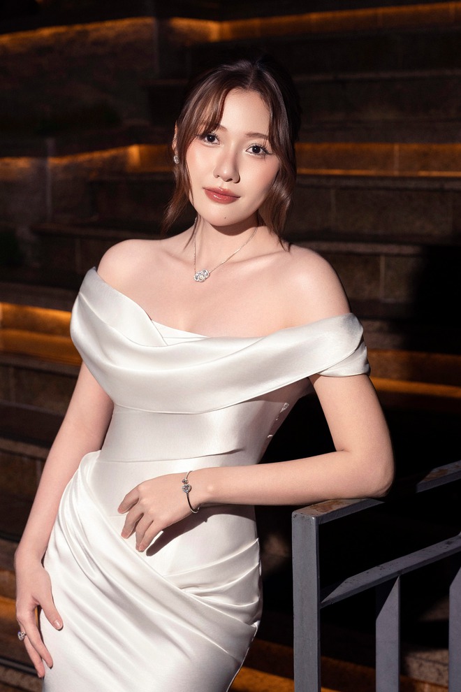 Em gái Trấn Thành công khai bạn trai, nửa kia là ca sĩ trẻ nổi tiếng- Ảnh 3. Em gái Trấn Thành công khai bạn trai, nửa kia là ca sĩ trẻ nổi tiếng- Ảnh 3.