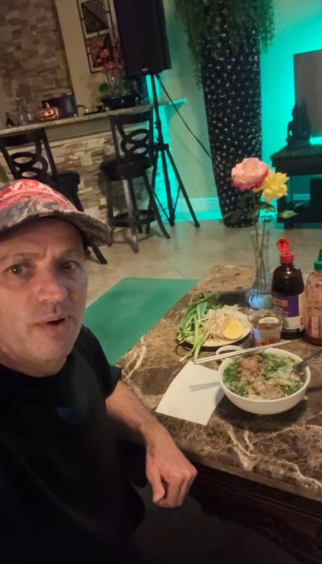 Phát hiện khách Tây nói tiếng Việt rặc miền Tây, ai xem cũng phải tua đi đi lại để kiểm chứng- Ảnh 5. Phát hiện khách Tây nói tiếng Việt rặc miền Tây, ai xem cũng phải tua đi đi lại để kiểm chứng- Ảnh 5.