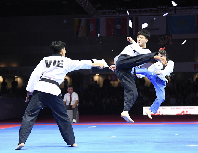 Ảnh: Taekwondo gặt HCV cho đoàn Việt Nam sau cả ngày dài, kết thúc bằng nước mắt hạnh phúc vô bờ- Ảnh 5. Ảnh: Taekwondo gặt HCV cho đoàn Việt Nam sau cả ngày dài, kết thúc bằng nước mắt hạnh phúc vô bờ- Ảnh 5.