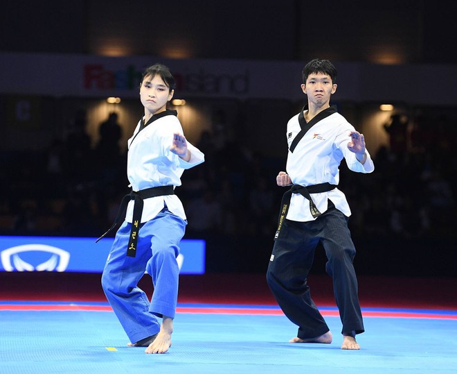 Tuyển thủ Việt Nam ôm đầu buồn bã khi thua đầy tranh cãi ở chung kết SEA Games, BHL khiếu nại cực căng- Ảnh 2.