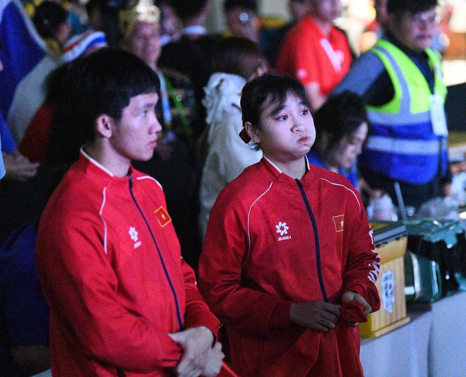 Chạnh lòng khoảnh khắc gái xinh Taekwondo Việt Nam lặng lẽ lau nước mắt, mãi tiếc nuối vì để mất HCV SEA Games 33- Ảnh 1. Chạnh lòng khoảnh khắc gái xinh Taekwondo Việt Nam lặng lẽ lau nước mắt, mãi tiếc nuối vì để mất HCV SEA Games 33- Ảnh 1.