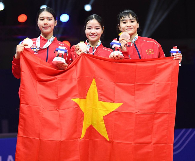 Video: Quá tự hào khoảnh khắc Quốc ca Việt Nam vang lên giữa nhà thi đấu SEA Games 33, Việt Nam vô địch!- Ảnh 15. Video: Quá tự hào khoảnh khắc Quốc ca Việt Nam vang lên giữa nhà thi đấu SEA Games 33, Việt Nam vô địch!- Ảnh 15.