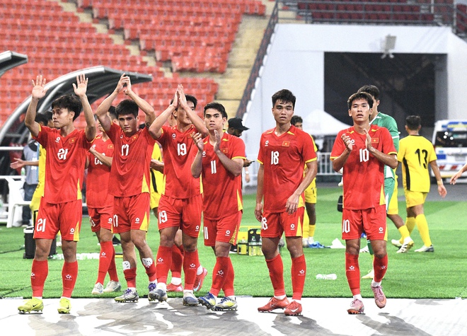 Thắng 2-0 đẹp mắt, dàn hot boy U22 Việt Nam còn ghi điểm bởi hành động đẹp hơn với đối thủ Malaysia- Ảnh 14. Thắng 2-0 đẹp mắt, dàn hot boy U22 Việt Nam còn ghi điểm bởi hành động đẹp hơn với đối thủ Malaysia- Ảnh 14.