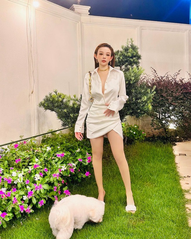 Mỹ nhân Việt ở biệt thự 100 tỷ, được chồng chiều, sống như công chúa đời thực- Ảnh 8. Mỹ nhân Việt ở biệt thự 100 tỷ, được chồng chiều, sống như công chúa đời thực- Ảnh 8.