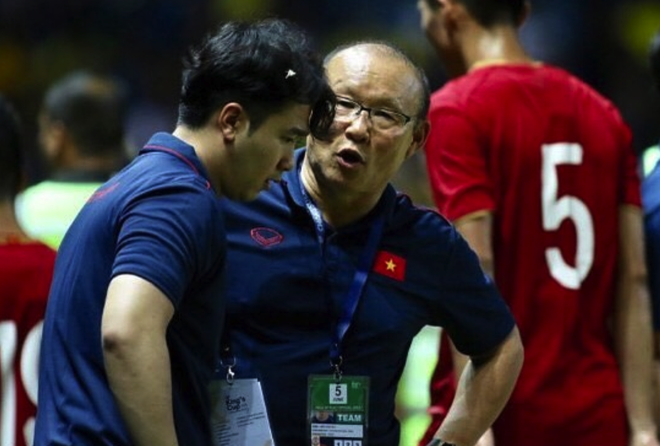 HLV thể lực ĐT Việt Nam tung ảnh cưới xịn xò, cô dâu xinh như idol Hàn, Duy Mạnh, Hoàng Đức thả tim chúc mừng- Ảnh 3. HLV thể lực ĐT Việt Nam tung ảnh cưới xịn xò, cô dâu xinh như idol Hàn, Duy Mạnh, Hoàng Đức thả tim chúc mừng- Ảnh 3.