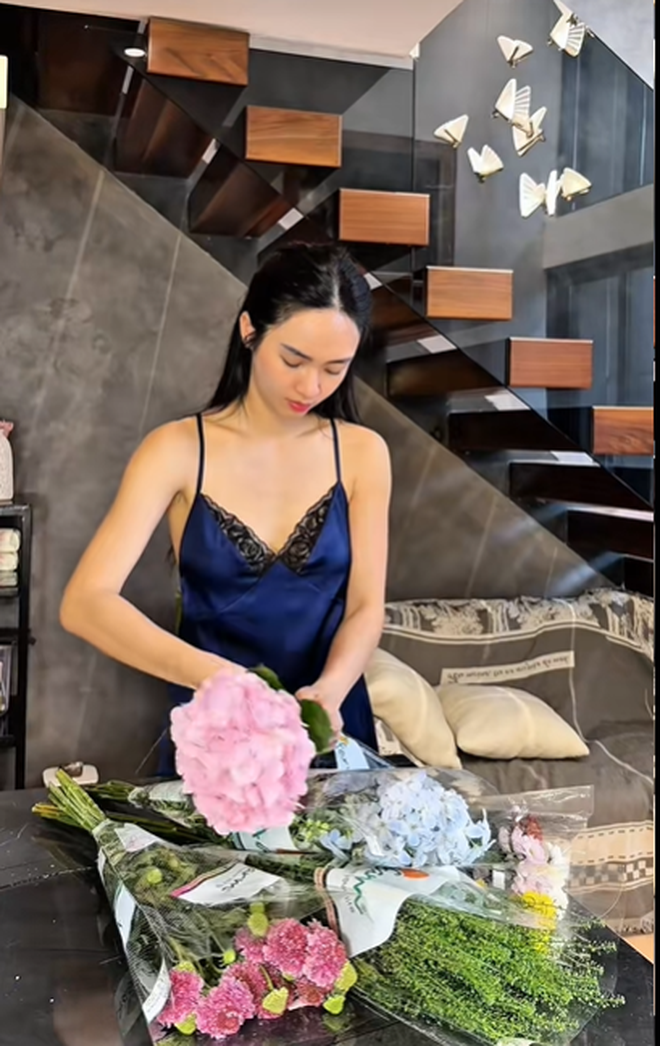 Vũ Thúy Quỳnh khoe nơi ở khang trang, để lộ 1 dấu hiệu sắp lấy đại gia- Ảnh 1. Vũ Thúy Quỳnh khoe nơi ở khang trang, để lộ 1 dấu hiệu sắp lấy đại gia- Ảnh 1.