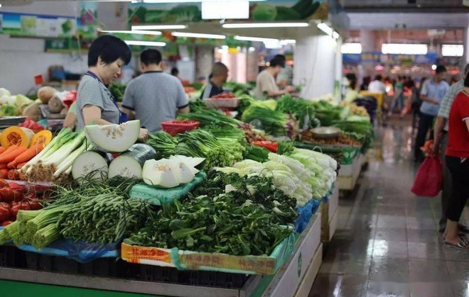 Tiểu thương tiết lộ 6 khung giờ đi chợ mua đồ rẻ mà vẫn tươi ngon- Ảnh 1. Tiểu thương tiết lộ 6 khung giờ đi chợ mua đồ rẻ mà vẫn tươi ngon- Ảnh 1.