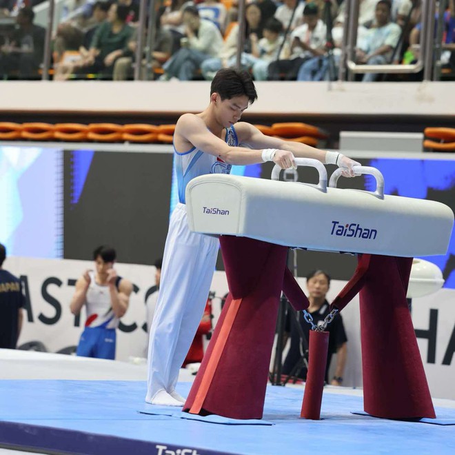 Cận 3 độ vẫn không đeo kính khi thi đấu, hotboy 10x điển trai gây sốt khi giành HCV SEA Games cho Việt Nam- Ảnh 6.