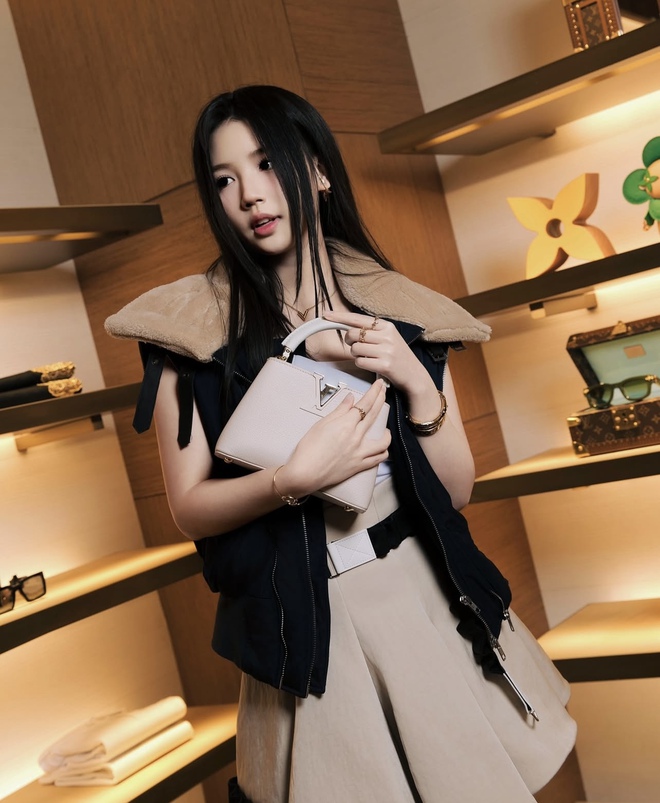 AMEE xinh không điểm nào chê sau thông báo đột ngột- Ảnh 10. AMEE xinh không điểm nào chê sau thông báo đột ngột- Ảnh 10.