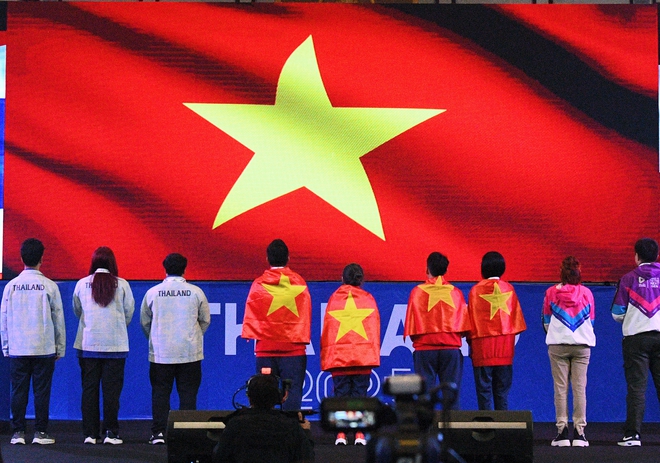 Không có trên tivi: Hotgirl 19 năm chơi Audition nay giành 2 HCV cho Việt Nam, tranh thủ tô son khi phỏng vấn cực yêu!- Ảnh 15. Không có trên tivi: Hotgirl 19 năm chơi Audition nay giành 2 HCV cho Việt Nam, tranh thủ tô son khi phỏng vấn cực yêu!- Ảnh 15.