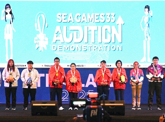 Không có trên tivi: Hotgirl 19 năm chơi Audition nay giành 2 HCV cho Việt Nam, tranh thủ tô son khi phỏng vấn cực yêu!- Ảnh 16. Không có trên tivi: Hotgirl 19 năm chơi Audition nay giành 2 HCV cho Việt Nam, tranh thủ tô son khi phỏng vấn cực yêu!- Ảnh 16.