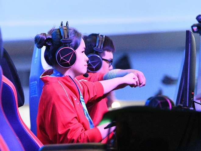 Không có trên tivi: Hotgirl 19 năm chơi Audition nay giành 2 HCV cho Việt Nam, tranh thủ tô son khi phỏng vấn cực yêu!- Ảnh 13. Không có trên tivi: Hotgirl 19 năm chơi Audition nay giành 2 HCV cho Việt Nam, tranh thủ tô son khi phỏng vấn cực yêu!- Ảnh 13.