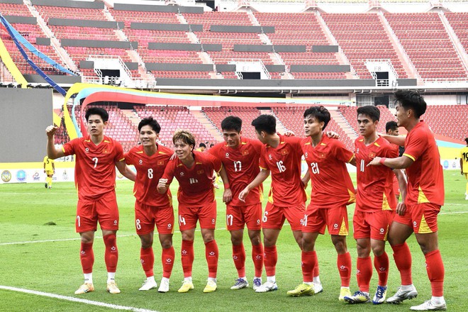 Cách hot boy đội phó U22 Việt Nam - Đình Bắc làm khổ Malaysia, xuất sắc thế nào mà HLV Kim Sang-sik khen hết lời- Ảnh 6.