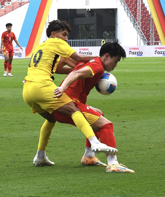 Cách hot boy đội phó U22 Việt Nam - Đình Bắc làm khổ Malaysia, xuất sắc thế nào mà HLV Kim Sang-sik khen hết lời- Ảnh 13.