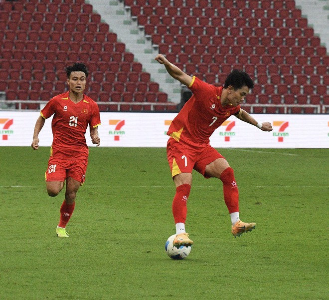 Cách hot boy đội phó U22 Việt Nam - Đình Bắc làm khổ Malaysia, xuất sắc thế nào mà HLV Kim Sang-sik khen hết lời- Ảnh 14.
