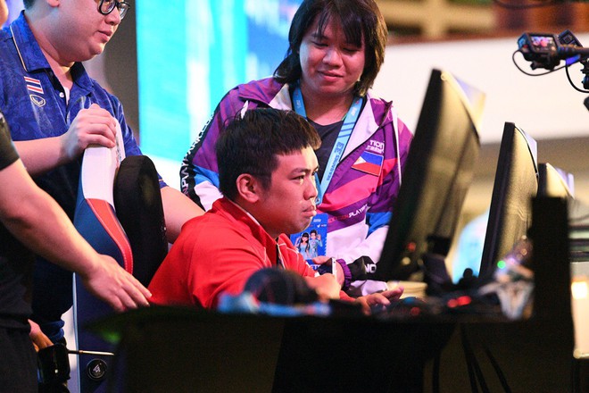 Tuyển thủ Việt Nam gục đầu bật khóc vì vụt mất HCV Audition, "trốn" ra ngoài khóc, 1 tiếng sau lại vô địch mới đỉnh!- Ảnh 6. Tuyển thủ Việt Nam gục đầu bật khóc vì vụt mất HCV Audition, "trốn" ra ngoài khóc, 1 tiếng sau lại vô địch mới đỉnh!- Ảnh 6.