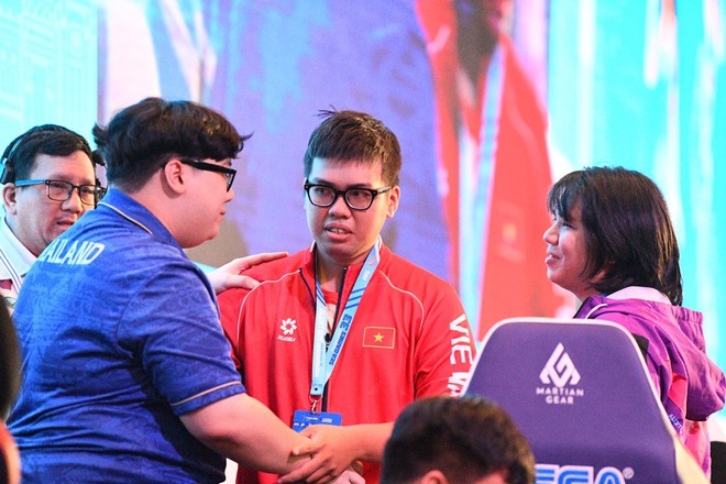 Tuyển thủ Việt Nam gục đầu bật khóc vì vụt mất HCV Audition, "trốn" ra ngoài khóc, 1 tiếng sau lại vô địch mới đỉnh!- Ảnh 8. Tuyển thủ Việt Nam gục đầu bật khóc vì vụt mất HCV Audition, "trốn" ra ngoài khóc, 1 tiếng sau lại vô địch mới đỉnh!- Ảnh 8.