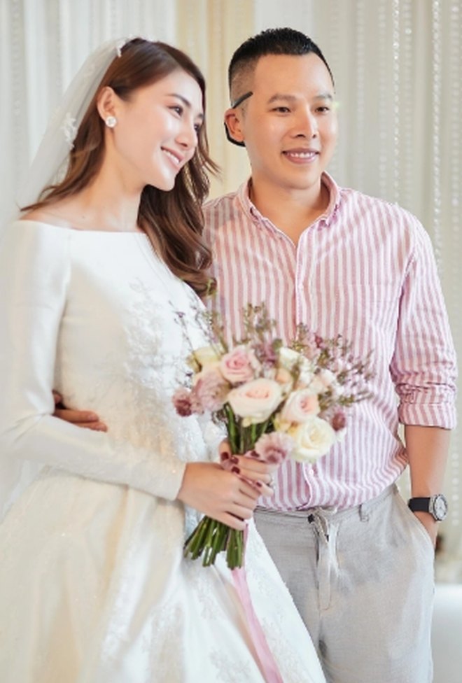 Mỹ nhân là mẹ bỉm 2 con bất ngờ hôn Vũ Khắc Tiệp- Ảnh 4. Mỹ nhân là mẹ bỉm 2 con bất ngờ hôn Vũ Khắc Tiệp- Ảnh 4.