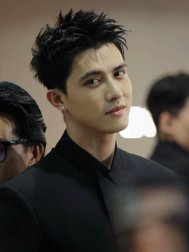 Cơ phó Việt được ví đẹp như Won Bin là ai?- Ảnh 12. Cơ phó Việt được ví đẹp như Won Bin là ai?- Ảnh 12.