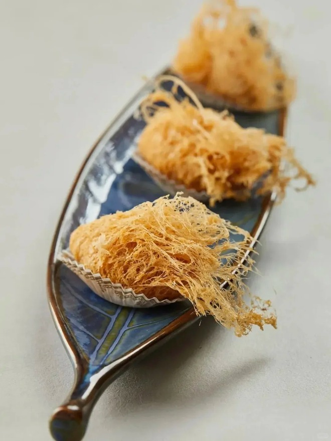 Giải mã món bánh "tổ ong" kỳ lạ- Ảnh 2. Giải mã món bánh "tổ ong" kỳ lạ- Ảnh 2.