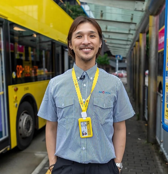 Sốc xỉu "bạn trai quốc dân" giờ tụt dốc nhan sắc thảm hại, lái xe buýt kiếm ăn từng bữa- Ảnh 6. Sốc xỉu "bạn trai quốc dân" giờ tụt dốc nhan sắc thảm hại, lái xe buýt kiếm ăn từng bữa- Ảnh 6.