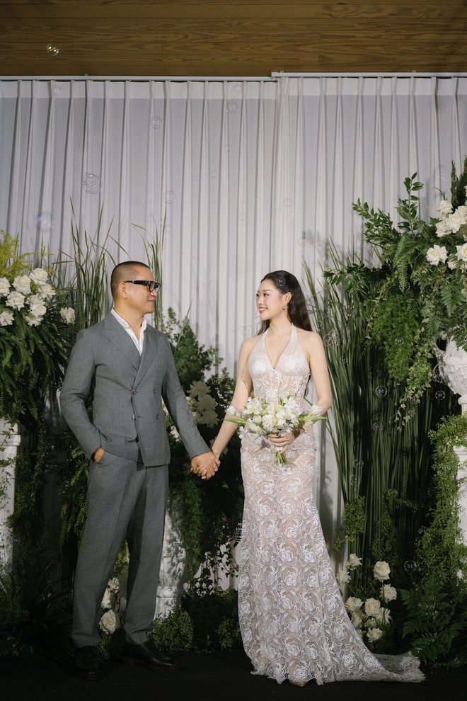 Tiệc "hấp hôn" của Khánh Vân: Hoa hậu Thiên Ân - Kỳ Duyên sánh đôi, cô dâu lộ chi tiết đáng ngờ- Ảnh 4. Tiệc "hấp hôn" của Khánh Vân: Hoa hậu Thiên Ân - Kỳ Duyên sánh đôi, cô dâu lộ chi tiết đáng ngờ- Ảnh 4.