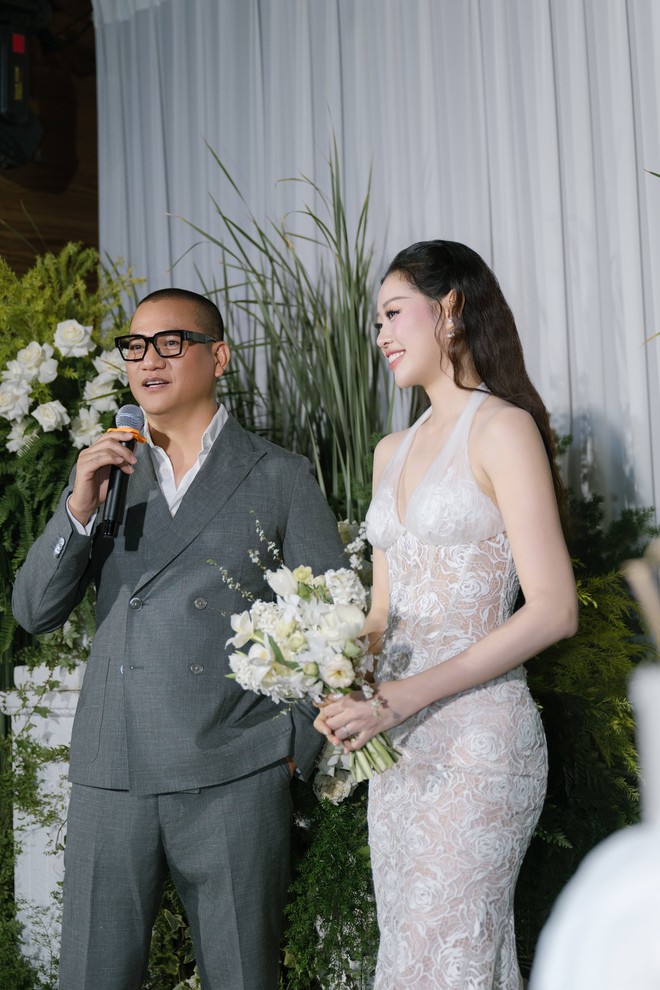 Tiệc "hấp hôn" của Khánh Vân: Hoa hậu Thiên Ân - Kỳ Duyên sánh đôi, cô dâu lộ chi tiết đáng ngờ- Ảnh 3. Tiệc "hấp hôn" của Khánh Vân: Hoa hậu Thiên Ân - Kỳ Duyên sánh đôi, cô dâu lộ chi tiết đáng ngờ- Ảnh 3.