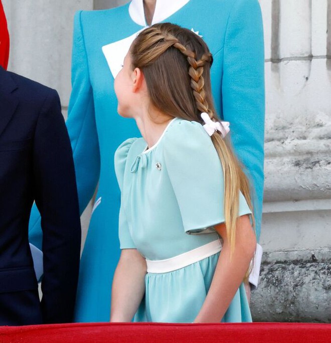 Vì sao Công chúa Charlotte được ví là "biểu tượng thời trang" nhí, còn Lilibet lại gây tranh cãi vì vẻ ngoài xuề xòa?- Ảnh 6. Vì sao Công chúa Charlotte được ví là "biểu tượng thời trang" nhí, còn Lilibet lại gây tranh cãi vì vẻ ngoài xuề xòa?- Ảnh 6.