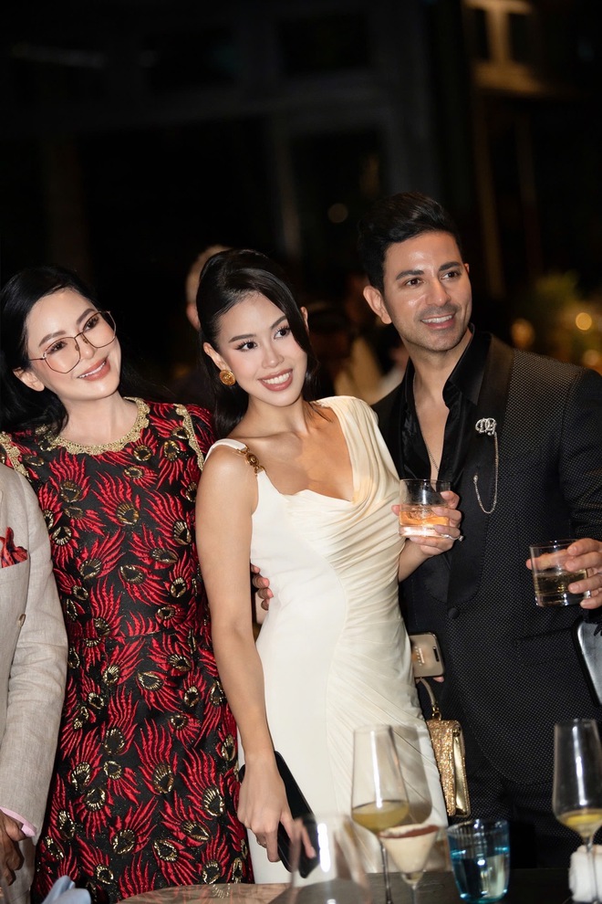 Tiên Nguyễn bất ngờ bị "vạch trần"- Ảnh 4. Tiên Nguyễn bất ngờ bị "vạch trần"- Ảnh 4.