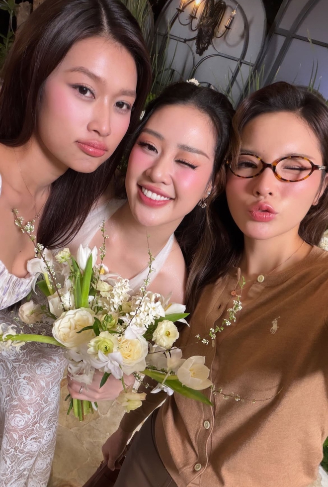 Tiệc "hấp hôn" của Khánh Vân: Hoa hậu Thiên Ân - Kỳ Duyên sánh đôi, cô dâu lộ chi tiết đáng ngờ- Ảnh 7. Tiệc "hấp hôn" của Khánh Vân: Hoa hậu Thiên Ân - Kỳ Duyên sánh đôi, cô dâu lộ chi tiết đáng ngờ- Ảnh 7.