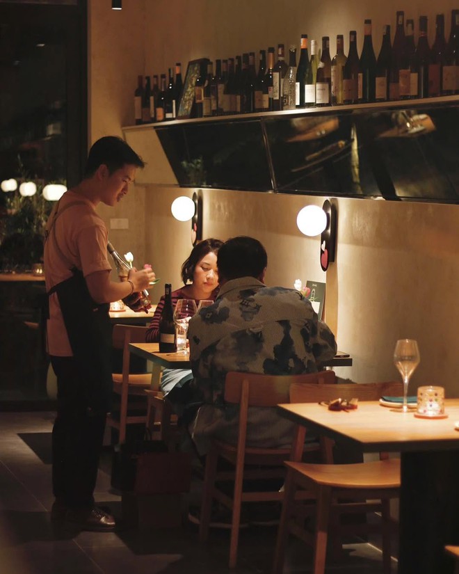 Nhà hàng fine dining do hai Gen Z tự thân gây dựng, tọa lạc tại mặt bằng vàng ở Hà Nội siêu đỉnh!- Ảnh 4. Nhà hàng fine dining do hai Gen Z tự thân gây dựng, tọa lạc tại mặt bằng vàng ở Hà Nội siêu đỉnh!- Ảnh 4.