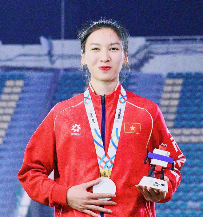 Phỏng vấn "nữ thần" Việt Nam 2k5 lần đầu dự SEA Games đã phá kỉ lục tồn tại suốt 15 năm, còn cực xinh đẹp- Ảnh 3. Phỏng vấn "nữ thần" Việt Nam 2k5 lần đầu dự SEA Games đã phá kỉ lục tồn tại suốt 15 năm, còn cực xinh đẹp- Ảnh 3.