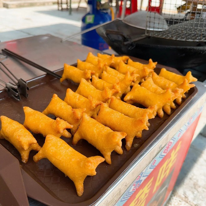 Chỉ 5.000 đồng/cái, món bánh "đế giày" giòn rụm, ngỡ ngàng khi biết nguyên liệu lại quen thuộc đến thế này!- Ảnh 16.