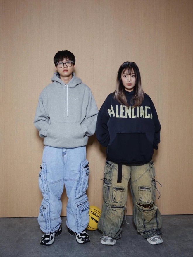 Chuyện tình "lấy người bằng tuổi, lủi thủi làm giàu" của nam nghệ sĩ Việt và cô quản lý: Mua nhà rộng 210m2, tậu Mẹc- Ảnh 5. Chuyện tình "lấy người bằng tuổi, lủi thủi làm giàu" của nam nghệ sĩ Việt và cô quản lý: Mua nhà rộng 210m2, tậu Mẹc- Ảnh 5.