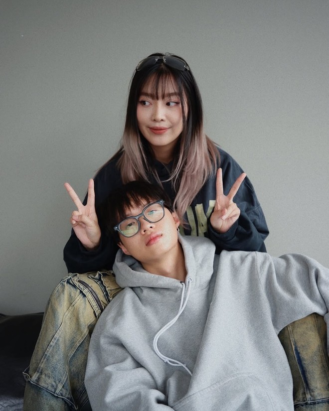 Chuyện tình "lấy người bằng tuổi, lủi thủi làm giàu" của nam nghệ sĩ Việt và cô quản lý: Mua nhà rộng 210m2, tậu Mẹc- Ảnh 4. Chuyện tình "lấy người bằng tuổi, lủi thủi làm giàu" của nam nghệ sĩ Việt và cô quản lý: Mua nhà rộng 210m2, tậu Mẹc- Ảnh 4.