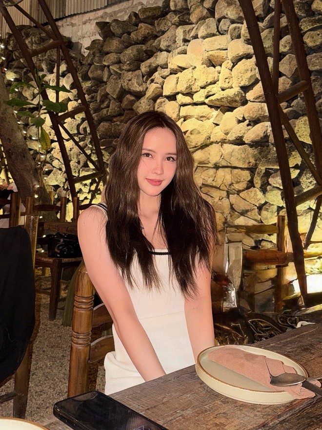 Thiều Bảo Trâm hẹn hò bạn thân Trấn Thành?- Ảnh 2. Thiều Bảo Trâm hẹn hò bạn thân Trấn Thành?- Ảnh 2.