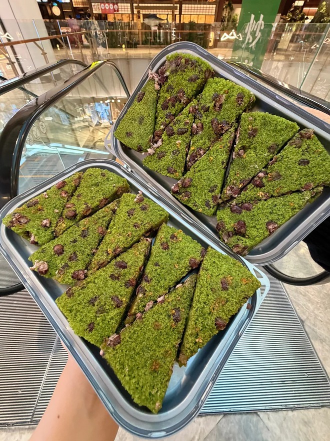 Tưởng là matcha nhưng không phải: Món bánh "xanh mướt" dẻo quẹo đang khiến hội chị em mê đồ Trung lùng sục- Ảnh 28. Tưởng là matcha nhưng không phải: Món bánh "xanh mướt" dẻo quẹo đang khiến hội chị em mê đồ Trung lùng sục- Ảnh 28.