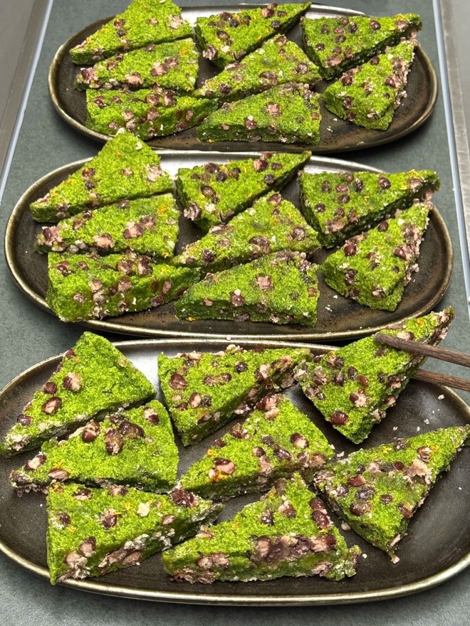 Tưởng là matcha nhưng không phải: Món bánh "xanh mướt" dẻo quẹo đang khiến hội chị em mê đồ Trung lùng sục- Ảnh 30. Tưởng là matcha nhưng không phải: Món bánh "xanh mướt" dẻo quẹo đang khiến hội chị em mê đồ Trung lùng sục- Ảnh 30.