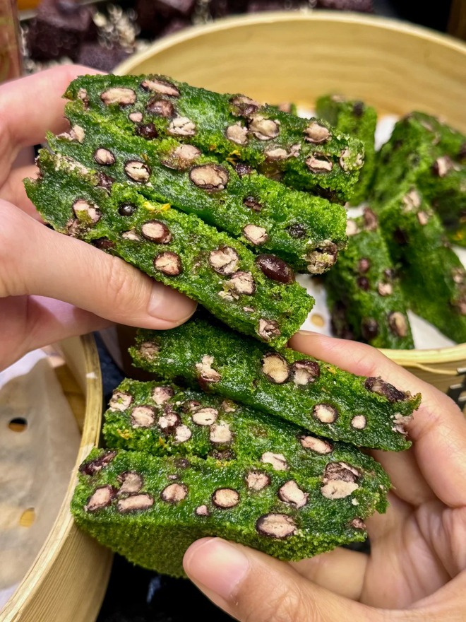 Tưởng là matcha nhưng không phải: Món bánh "xanh mướt" dẻo quẹo đang khiến hội chị em mê đồ Trung lùng sục- Ảnh 21. Tưởng là matcha nhưng không phải: Món bánh "xanh mướt" dẻo quẹo đang khiến hội chị em mê đồ Trung lùng sục- Ảnh 21.