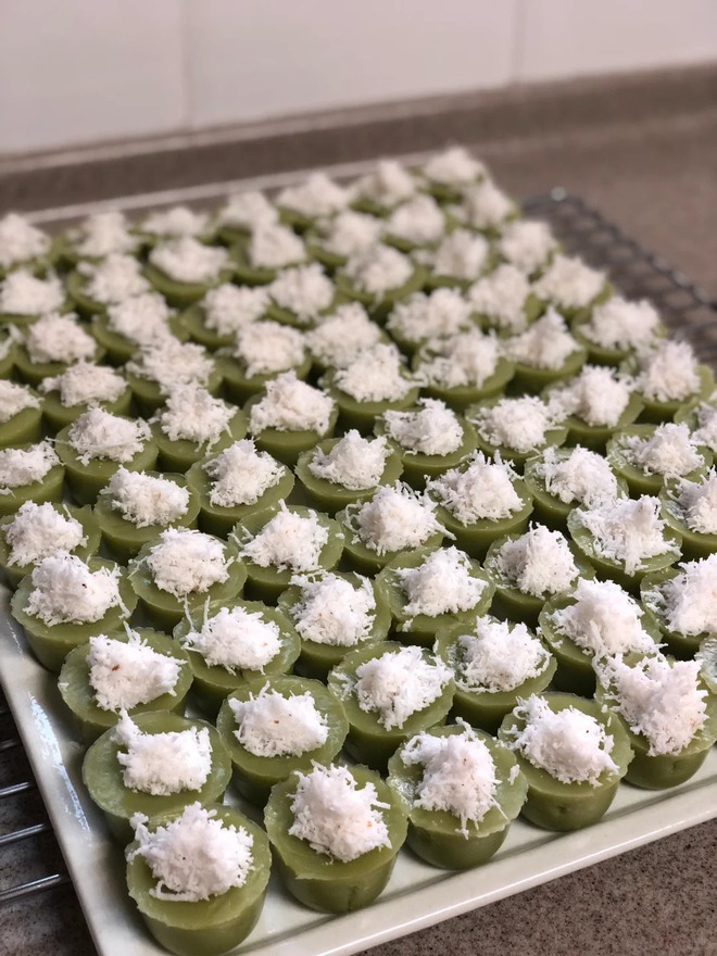 Giải mã món bánh "tuổi thơ dữ dội" trong phim TVB: Là "anh em sinh đôi" thất lạc của bánh bèo Việt Nam- Ảnh 16.