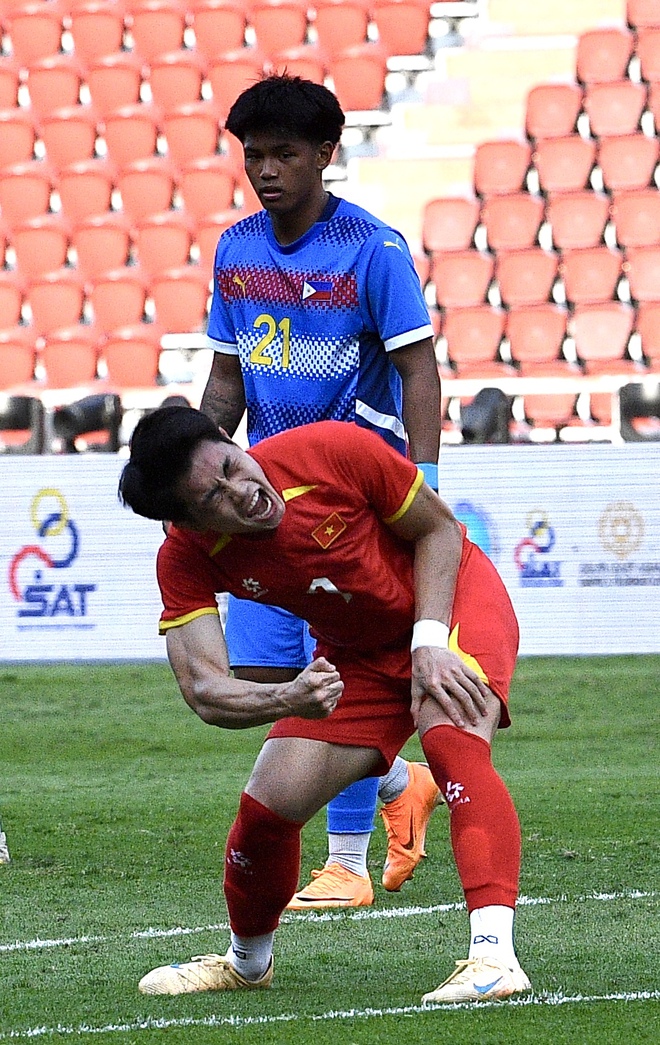 Hotboy U22 Việt Nam 3 lần giành Cầu thủ xuất sắc nhất trận, "out trình" ở SEA Games 33, HLV Kim Sang-sik khuyên xuất ngoại- Ảnh 6. Hotboy U22 Việt Nam 3 lần giành Cầu thủ xuất sắc nhất trận, "out trình" ở SEA Games 33, HLV Kim Sang-sik khuyên xuất ngoại- Ảnh 6.