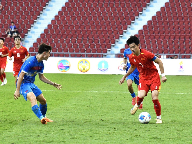 Hotboy U22 Việt Nam 3 lần giành Cầu thủ xuất sắc nhất trận, "out trình" ở SEA Games 33, HLV Kim Sang-sik khuyên xuất ngoại- Ảnh 18. Hotboy U22 Việt Nam 3 lần giành Cầu thủ xuất sắc nhất trận, "out trình" ở SEA Games 33, HLV Kim Sang-sik khuyên xuất ngoại- Ảnh 18.