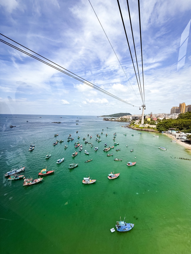 Du khách quốc tế thứ 20 triệu đến Việt Nam được tặng quà 500 triệu, có 2 người khác cũng nhận đặc quyền- Ảnh 4.