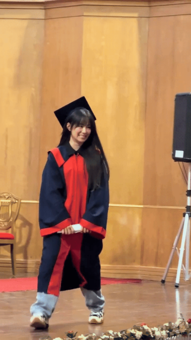 Cô sinh viên 41 tuổi khiến Midu, tlinh phải dè chừng- Ảnh 1. Cô sinh viên 41 tuổi khiến Midu, tlinh phải dè chừng- Ảnh 1.