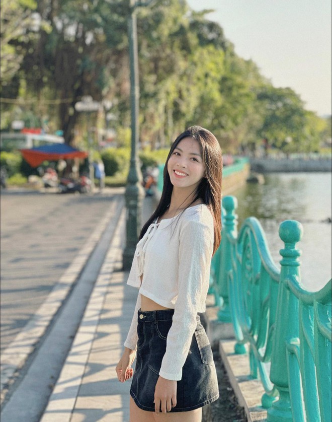 Phỏng vấn hotgirl 2k6 nhảy cao cực táo bạo giành HCV cho Việt Nam, trên sân mộc mạc, đời thường xinh như thiên thần- Ảnh 12.