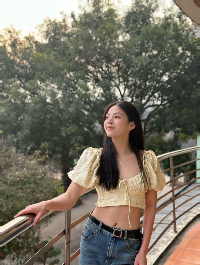 Phỏng vấn hotgirl 2k6 nhảy cao cực táo bạo giành HCV cho Việt Nam, trên sân mộc mạc, đời thường xinh như thiên thần- Ảnh 11.