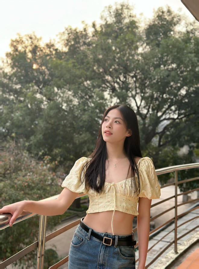 Phỏng vấn hotgirl 2k6 nhảy cao cực táo bạo giành HCV cho Việt Nam, trên sân mộc mạc, đời thường xinh như thiên thần- Ảnh 10.