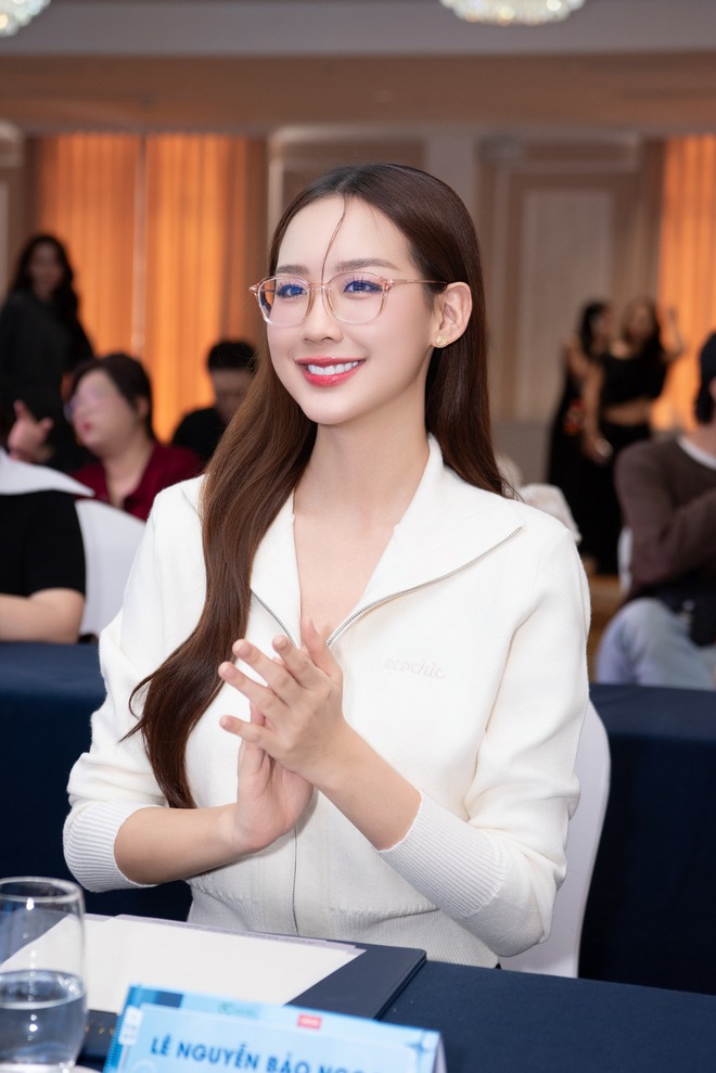 Cô mọt sách quê Cần Thơ có nhan sắc số 1 lục địa: Hào quang học bá toả sáng mọi khung hình- Ảnh 11. Cô mọt sách quê Cần Thơ có nhan sắc số 1 lục địa: Hào quang học bá toả sáng mọi khung hình- Ảnh 11.